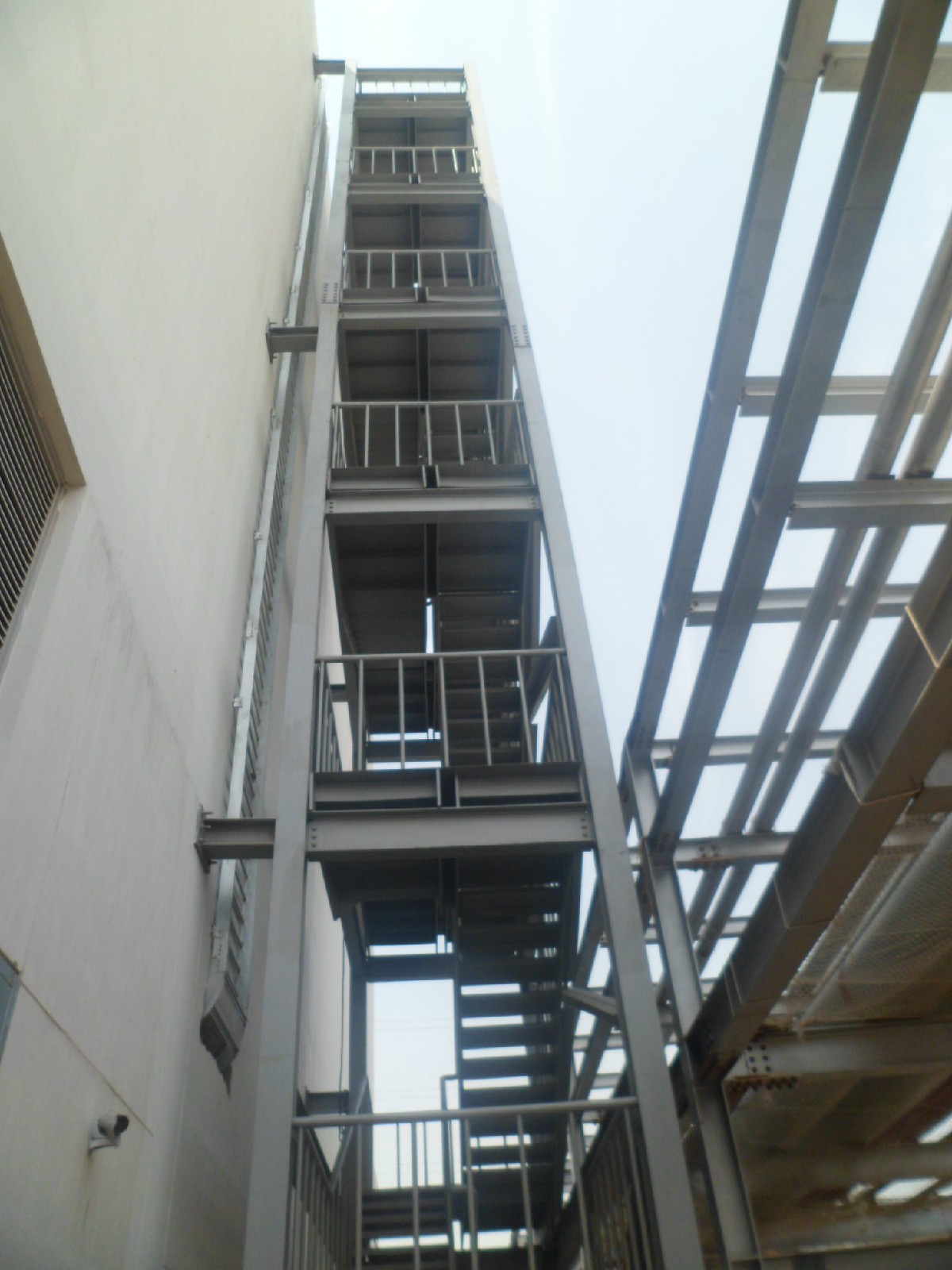 西安钢构消防楼梯定做