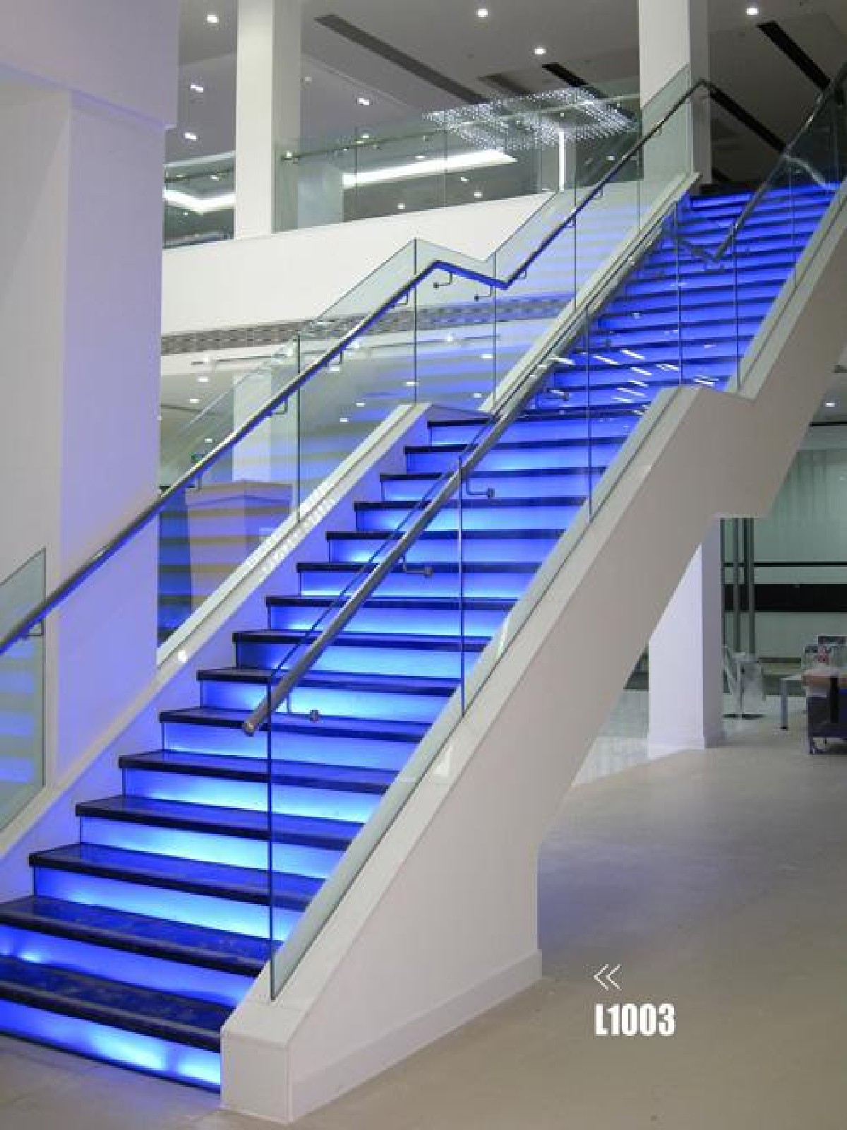 西安直双梁玻璃楼梯定做