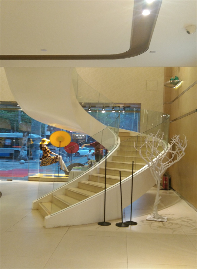 西安箱体弧形梁楼梯施工