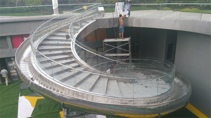 2016华远枫悦玻璃栏杆