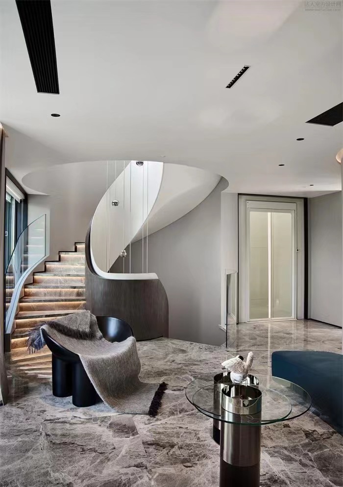 别墅旋转楼梯安装